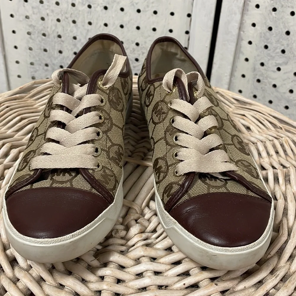 Michael Kors SALE! - Picture 2 of 12